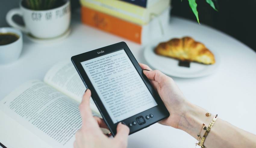 HERE’S HOW E-BOOKS ARE EVOLVING PUBLISHING INDUSTRY