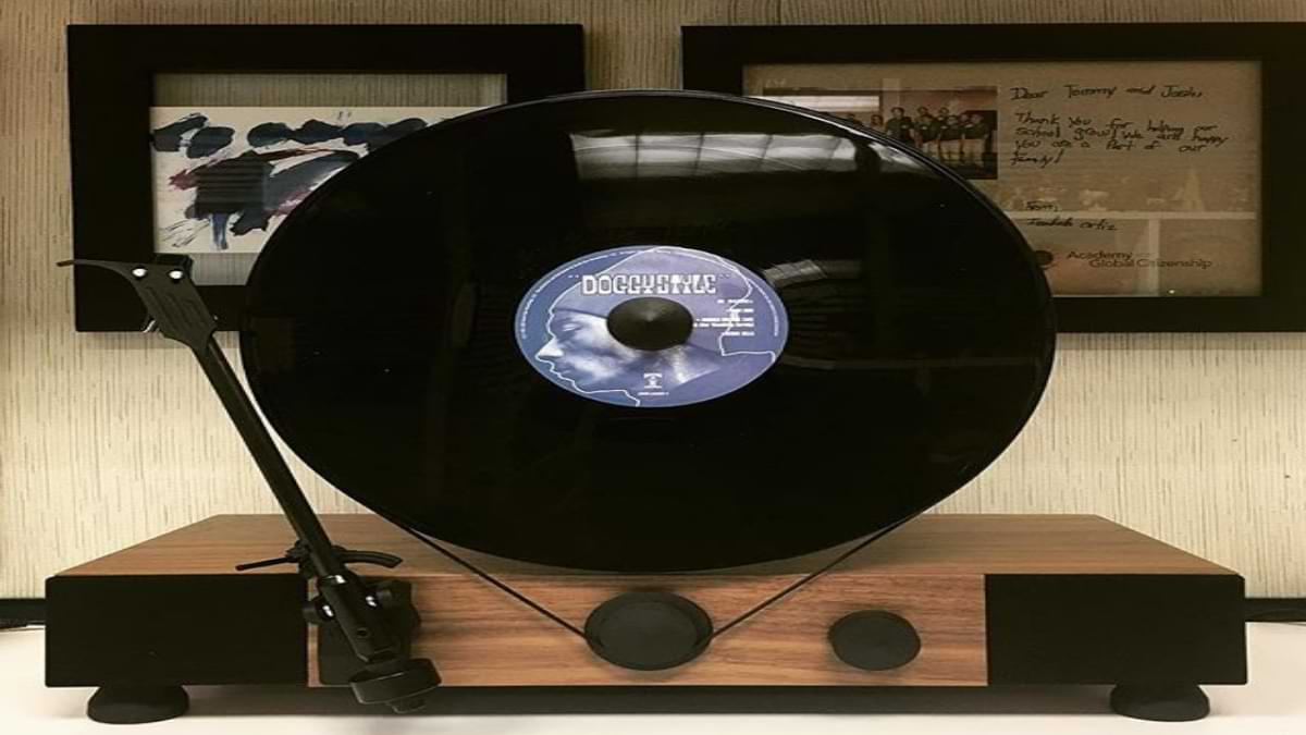 Comeback Of Floating Record Players