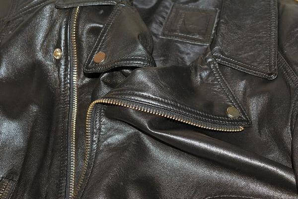 Tips to buy leather jackets for Men & Women online