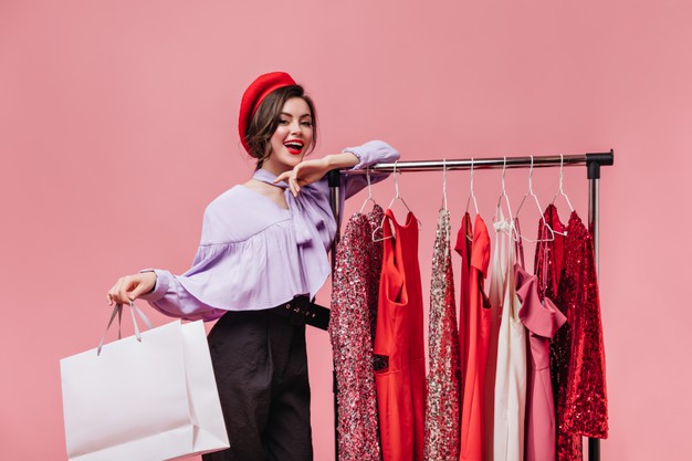 Choosing the Perfect Clothes Rack and Mannequin: An Essential Guide for Merchandising Success