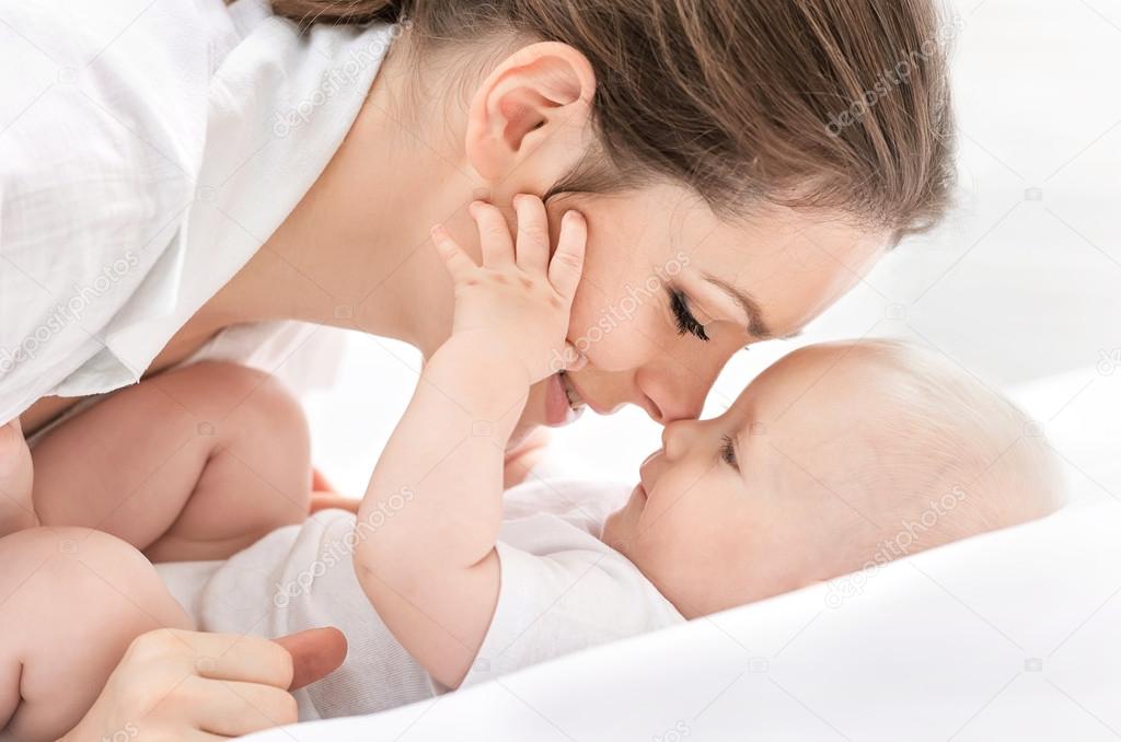 Keeping Your Stress Under Control While Caring for a Newborn