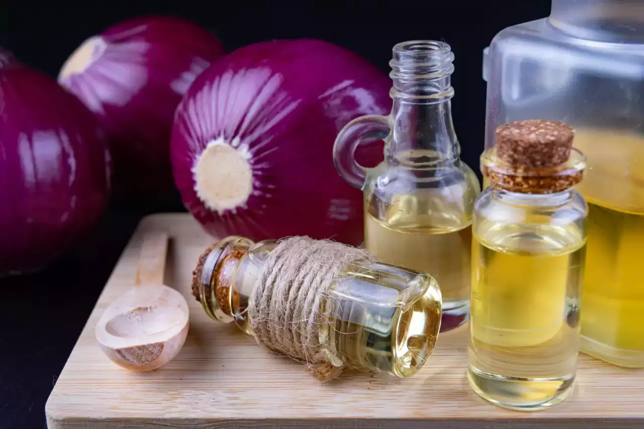 Unlocking the Power of Onion Hair Oil: Amazing Benefits for Luscious Locks