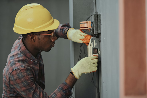 Commercial Electrician vs. Residential Electrician: What's the Difference?
