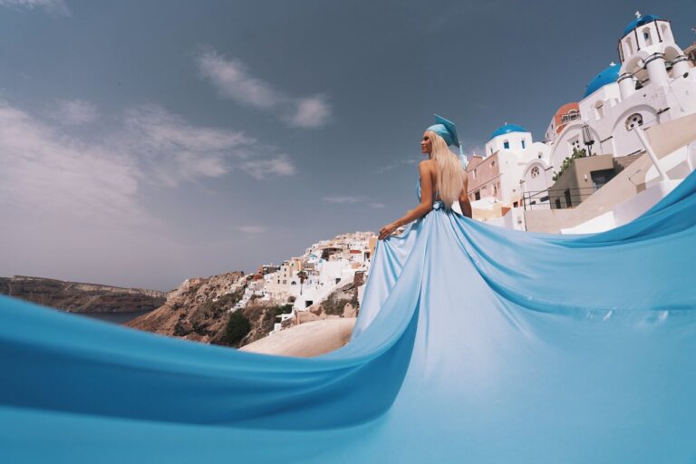 The Magic of Santorini Photoshoot: Why It’s the Perfect Backdrop for Your Trip